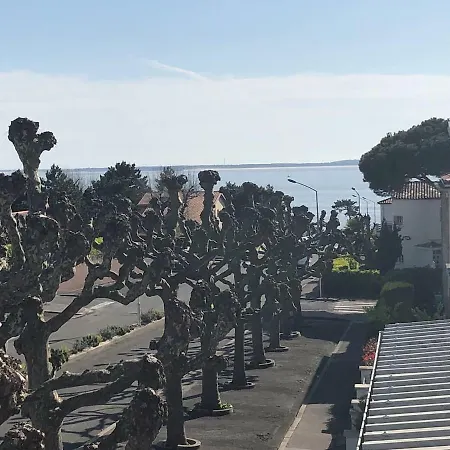Apartment Superbe T4 A Royan. 5 Min A Pied De La Mer